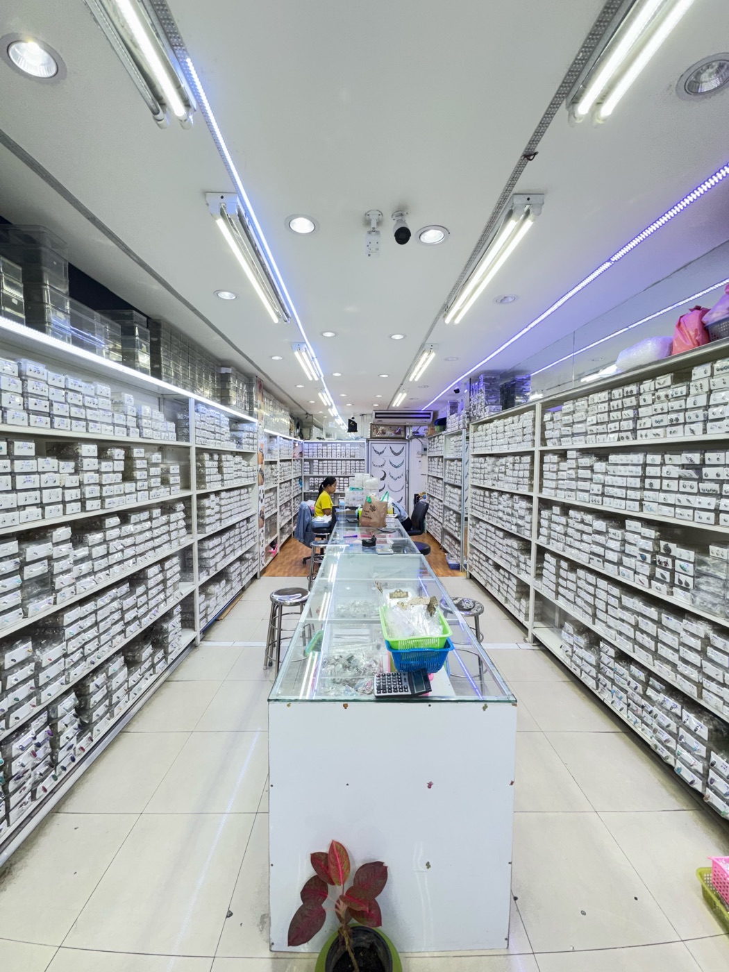 Aisles of 925 silver stock on the showroom shelves